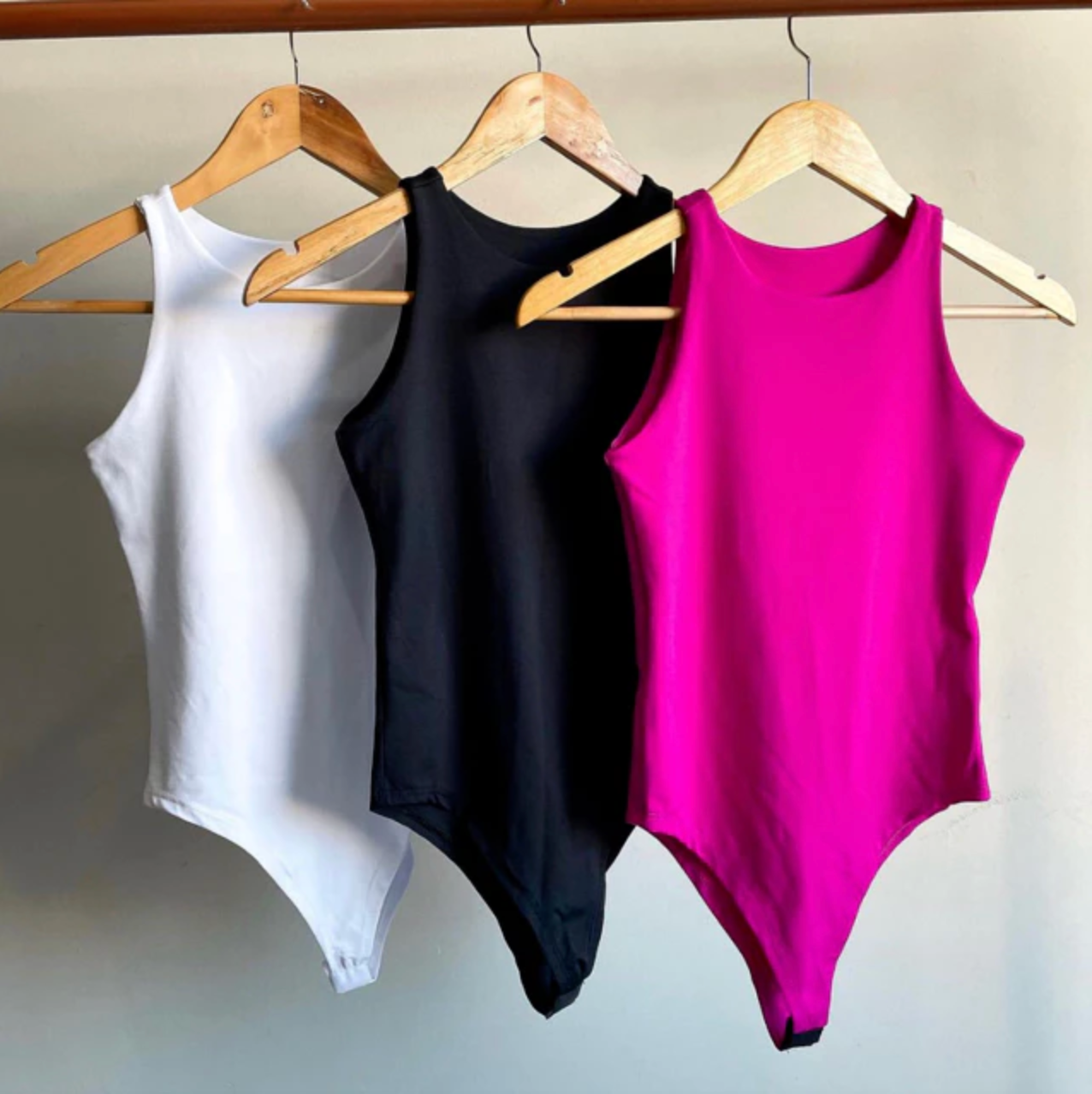 Body Feminino Londres Regata Suplex Básico