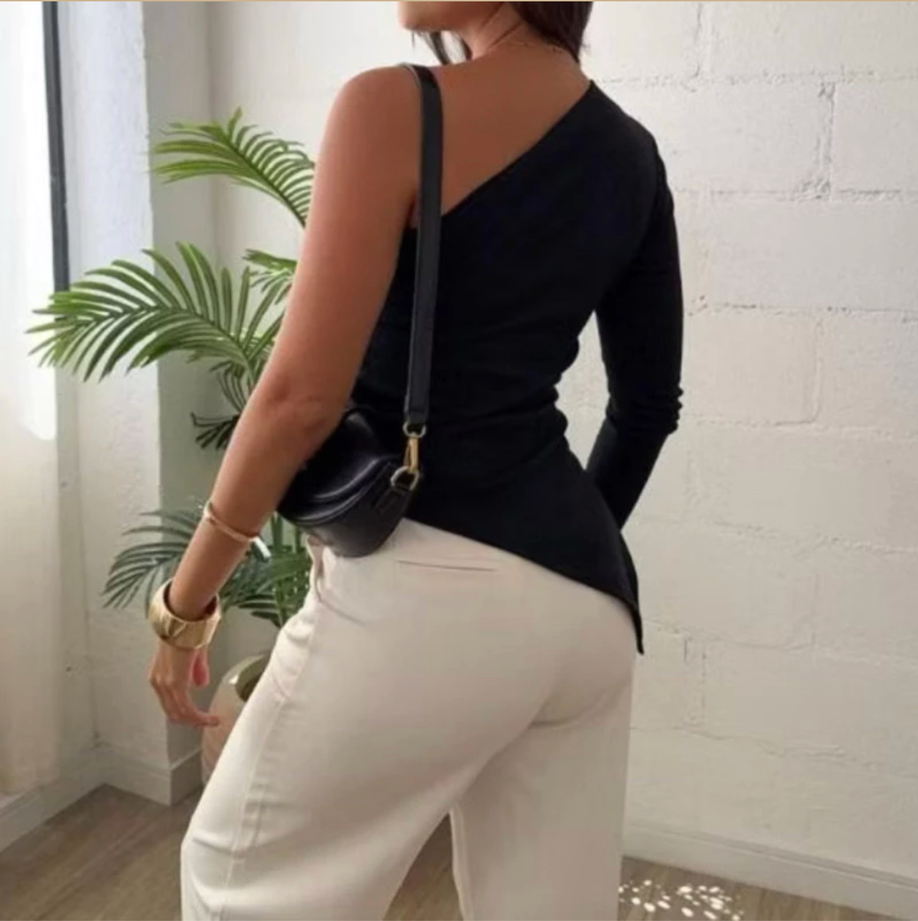 Blusa Feminina Manga Longa Assimétrica
