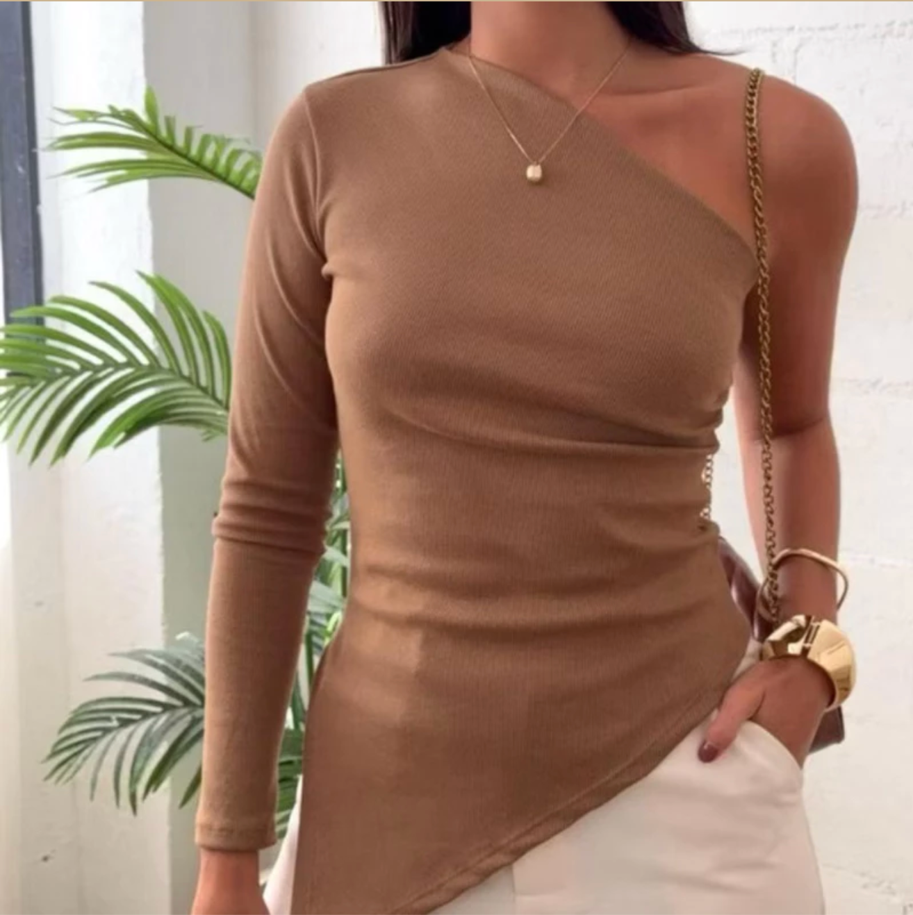 Blusa Feminina Manga Longa Assimétrica