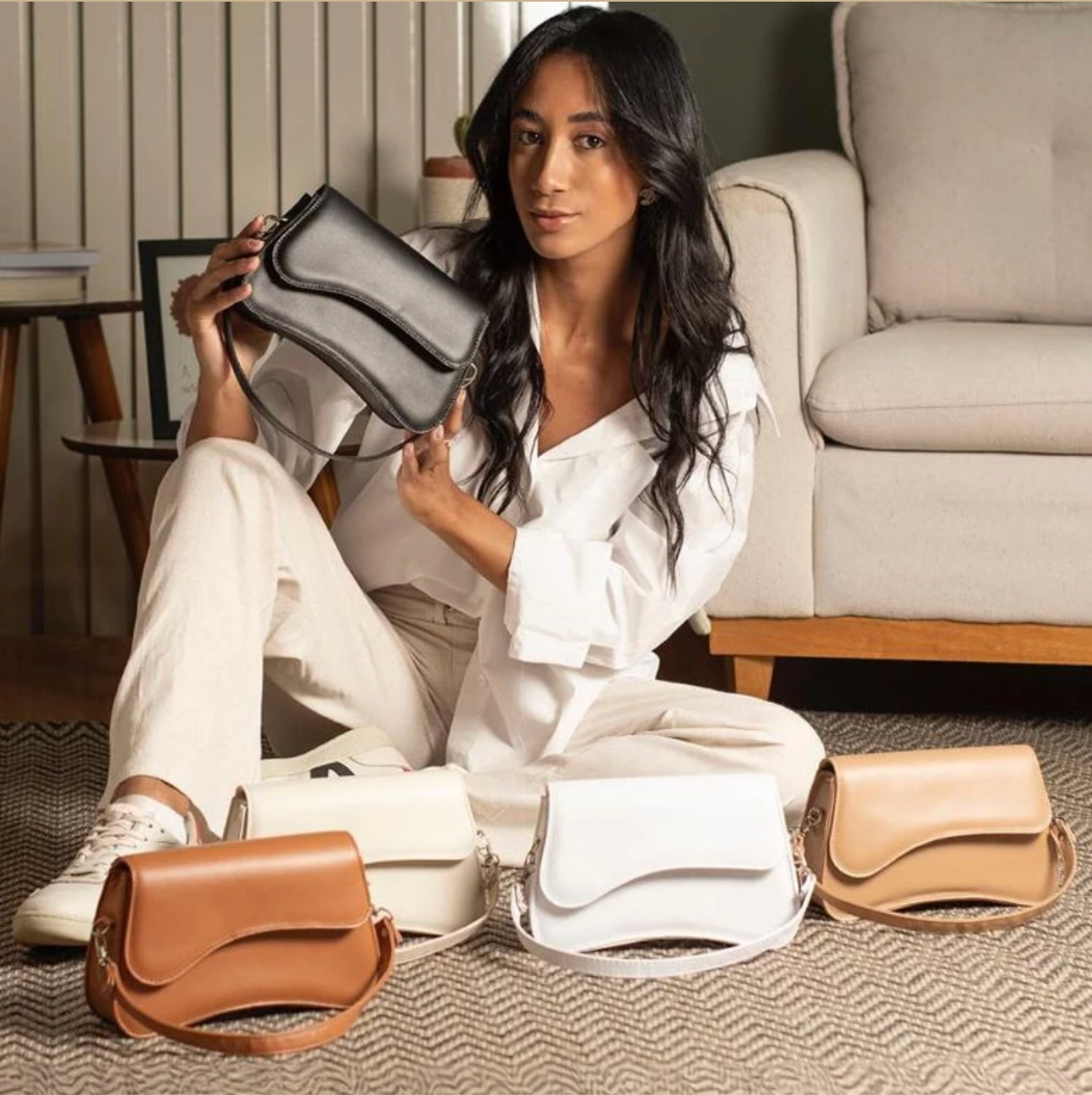 Bolsa feminina transversal e de ombro - elegante,versátil e moderna em couro sintético