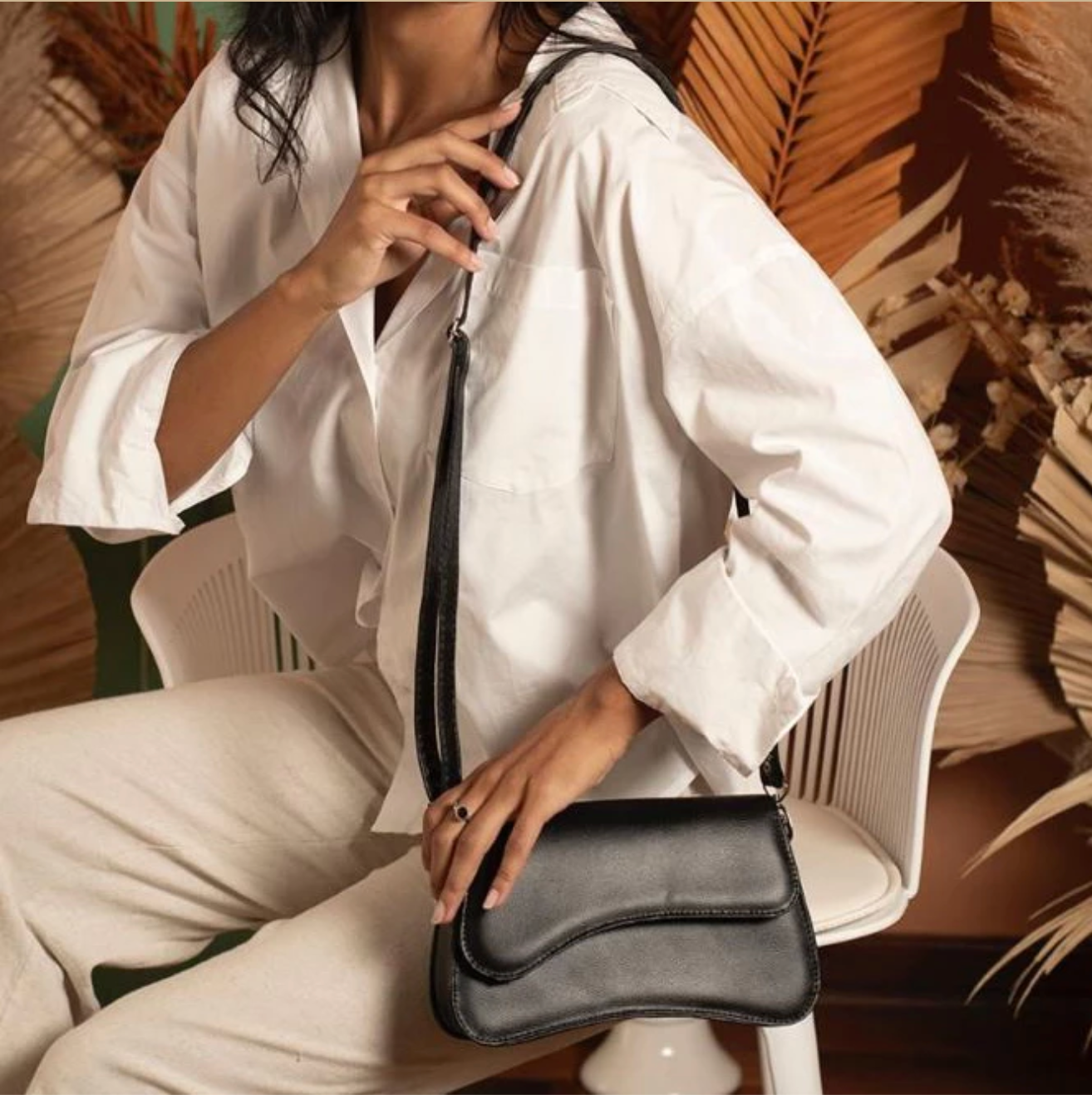 Bolsa feminina transversal e de ombro - elegante,versátil e moderna em couro sintético